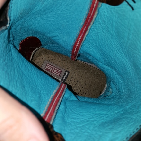 SOLD Wow like new Ariat boots great condition firm - Picture 5 of 5